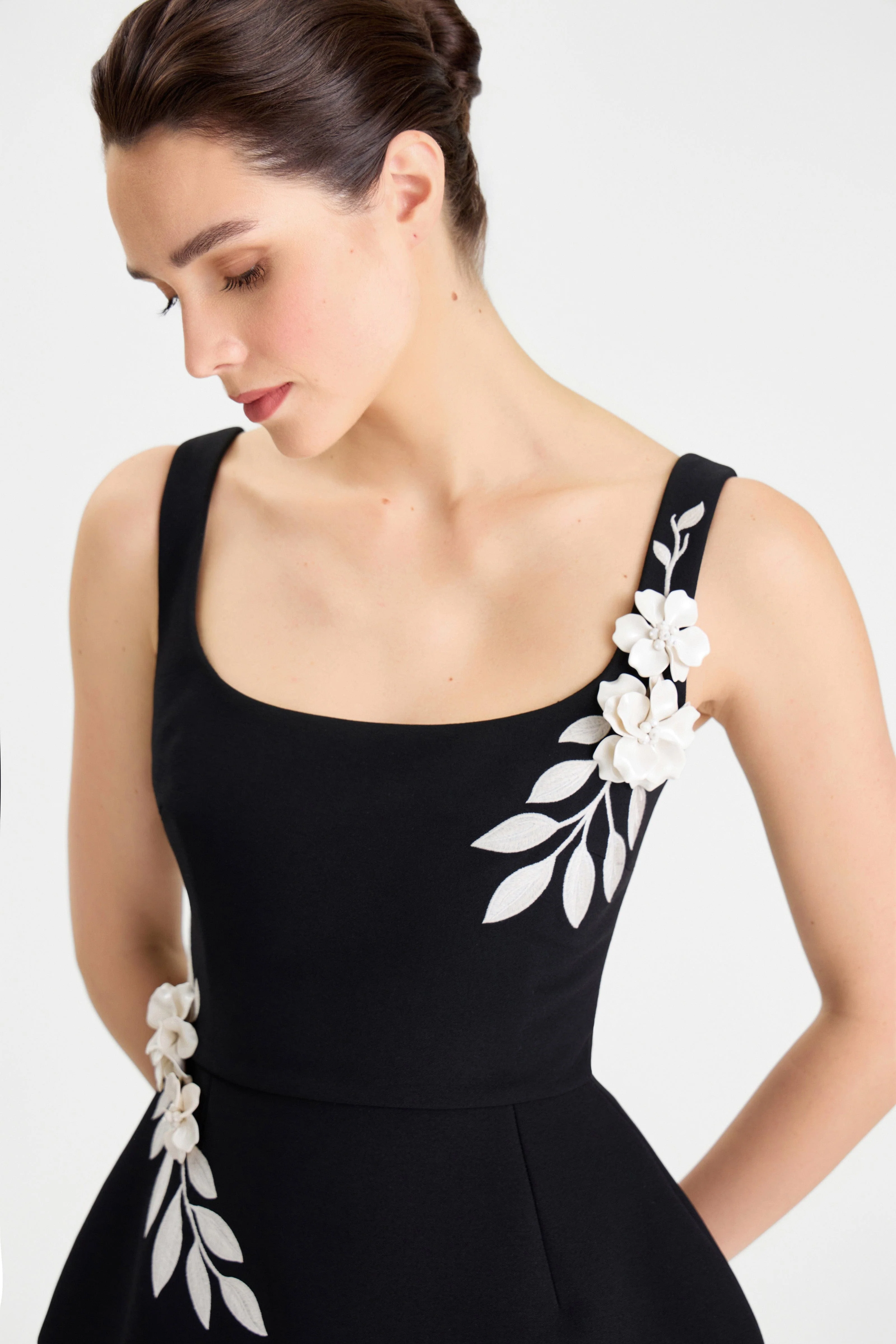Lana Monochrome Dress - Image 5